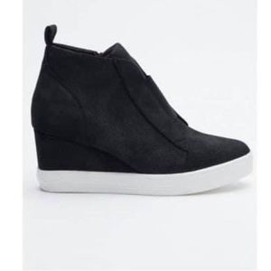 Sneaker wedges
